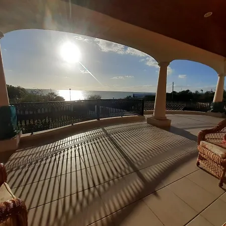 Gale 3 Storey Villa Really On The Beach Албуфейра