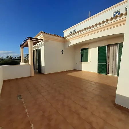 Gale 3 Storey Villa Really On The Beach Албуфейра
