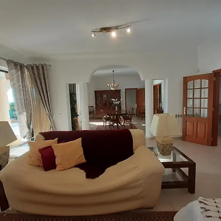 Вилла Gale 3 Storey Villa Really On The Beach