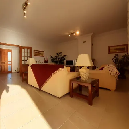 Gale 3 Storey Villa Really On The Beach * Албуфейра