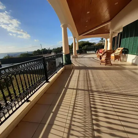 Gale 3 Storey Villa Really On The Beach * Албуфейра