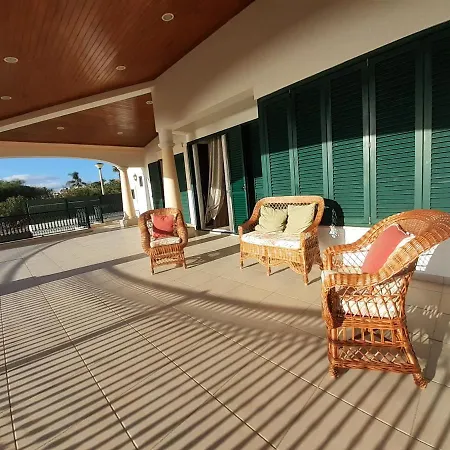 Gale 3 Storey Villa Really On The Beach Вилла *