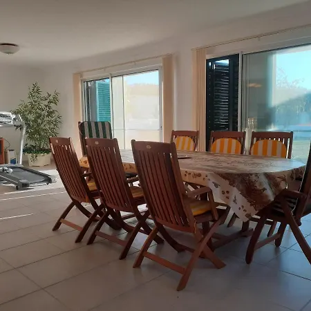 Gale 3 Storey Villa Really On The Beach Албуфейра