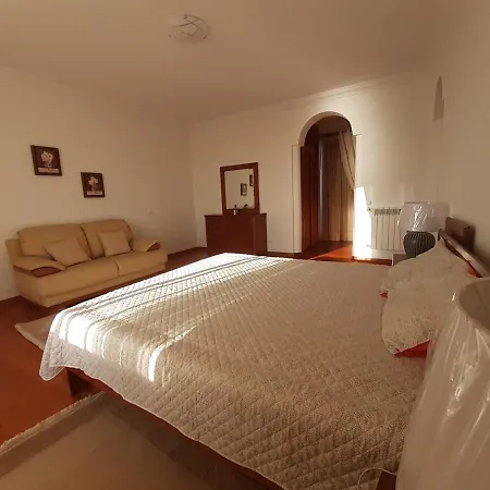 Вилла Gale 3 Storey Villa Really On The Beach
