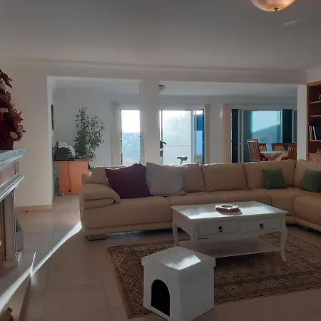 Gale 3 Storey Villa Really On The Beach