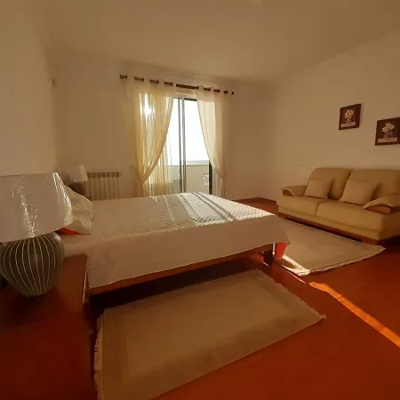 Gale 3 Storey Villa Really On The Beach * Албуфейра