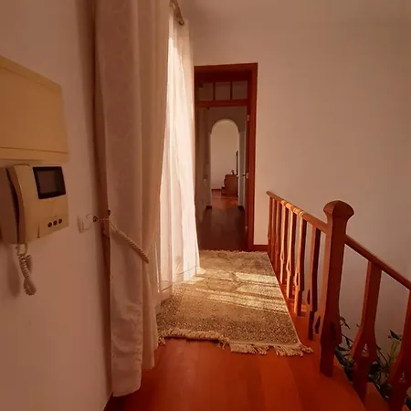 Вилла Gale 3 Storey Villa Really On The Beach