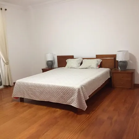 Gale 3 Storey Villa Really On The Beach * Албуфейра